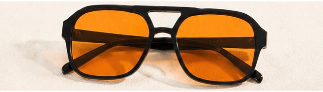 Lunettes de Soleil Mixte – Monture Noire & Verres Colorés