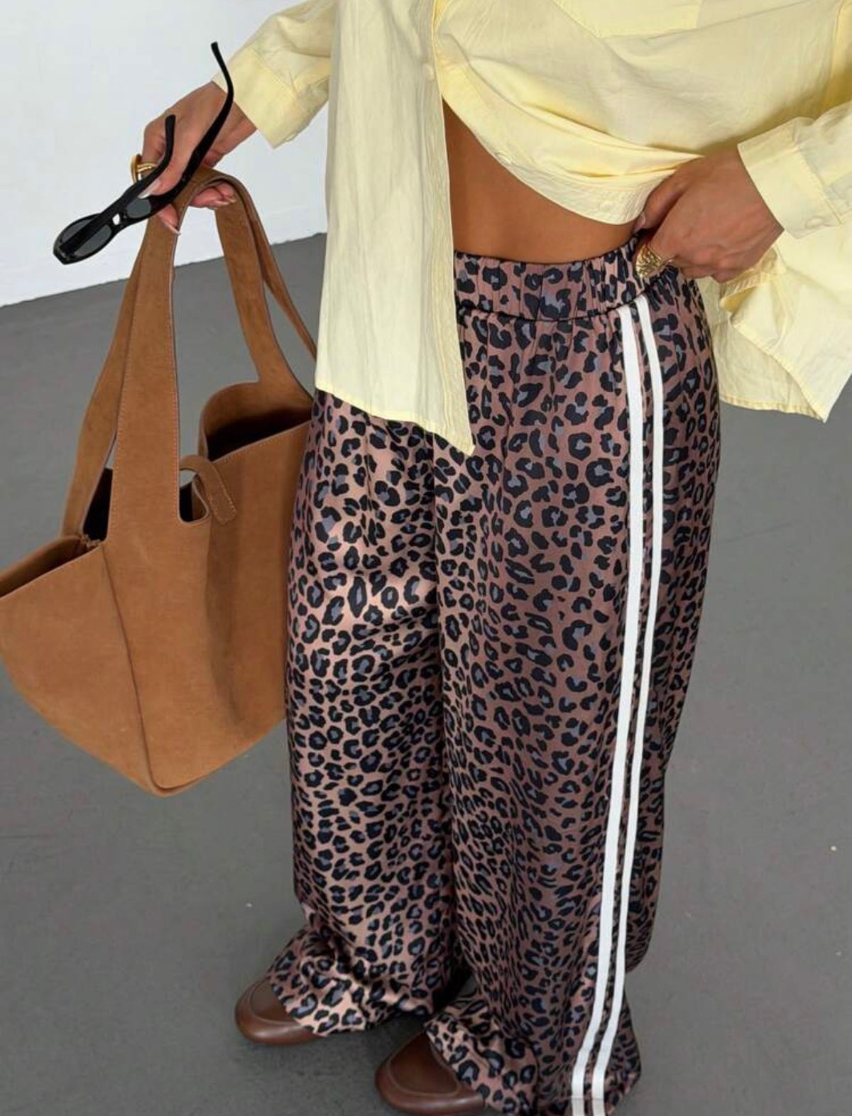 Pantalon Large Léopard à Bandes Latérales