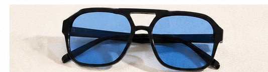 Lunettes de Soleil Mixte – Monture Noire & Verres Colorés