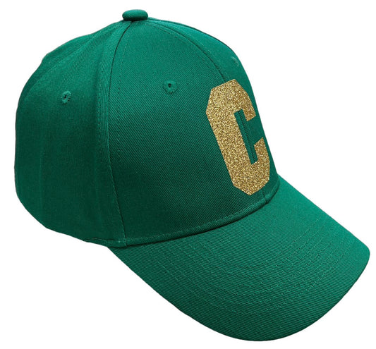 Casquette initiale “C” paillettes dorée