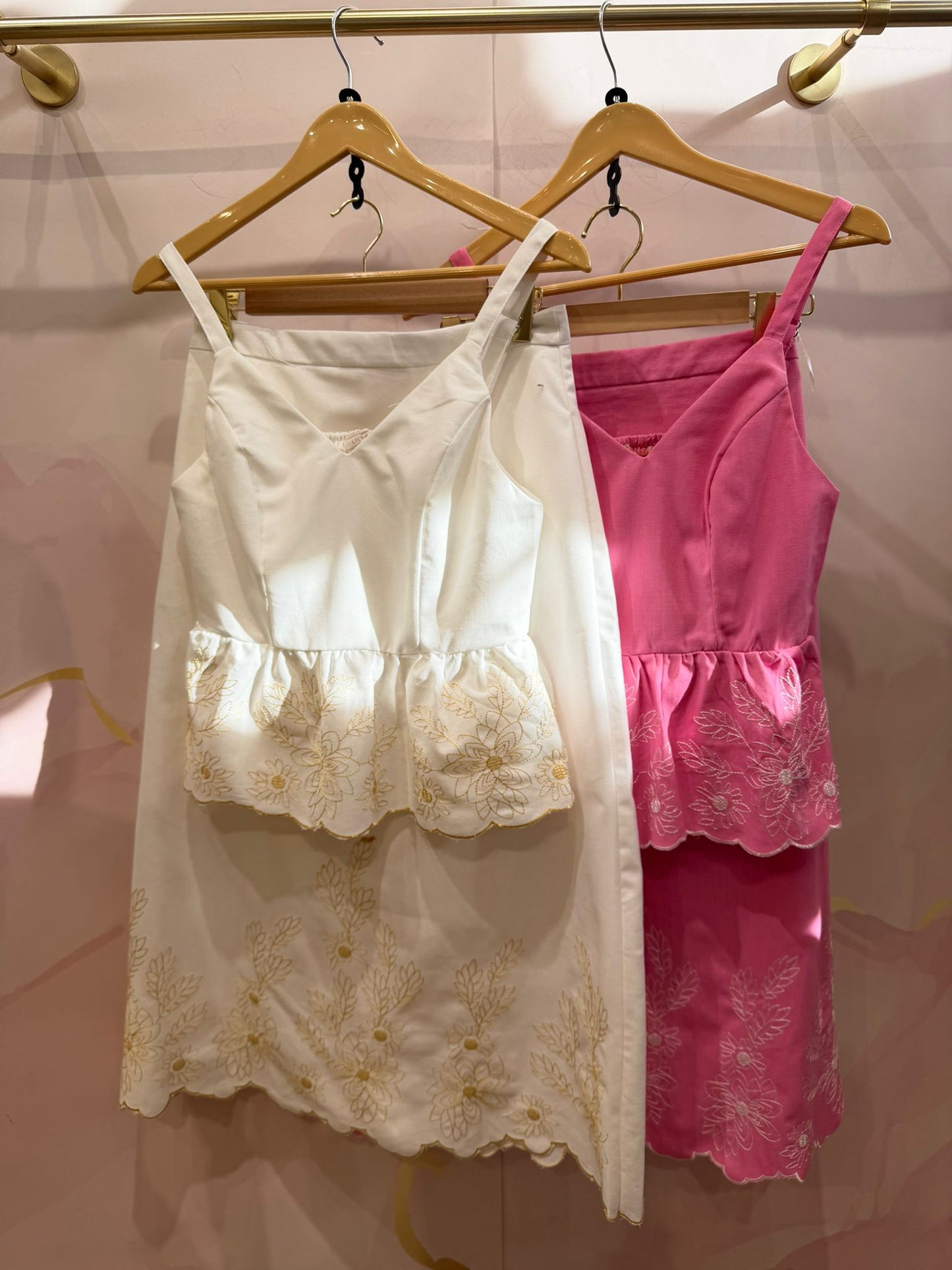 Robe Longue Brodée Peplum – Soleil