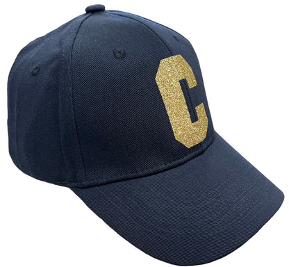 Casquette initiale “C” paillettes dorée
