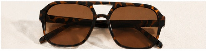 Lunettes de Soleil Mixte – Monture Noire & Verres Colorés