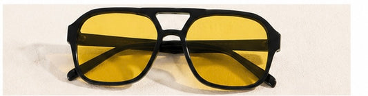 Lunettes de Soleil Mixte – Monture Noire & Verres Colorés
