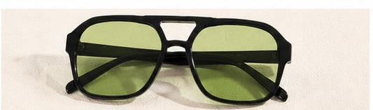 Lunettes de Soleil Mixte – Monture Noire & Verres Colorés