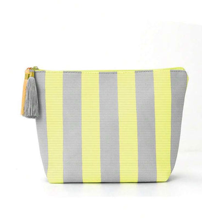Pochette rayée femme colorée avec pompon