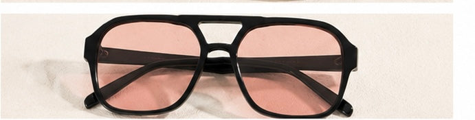 Lunettes de Soleil Mixte – Monture Noire & Verres Colorés