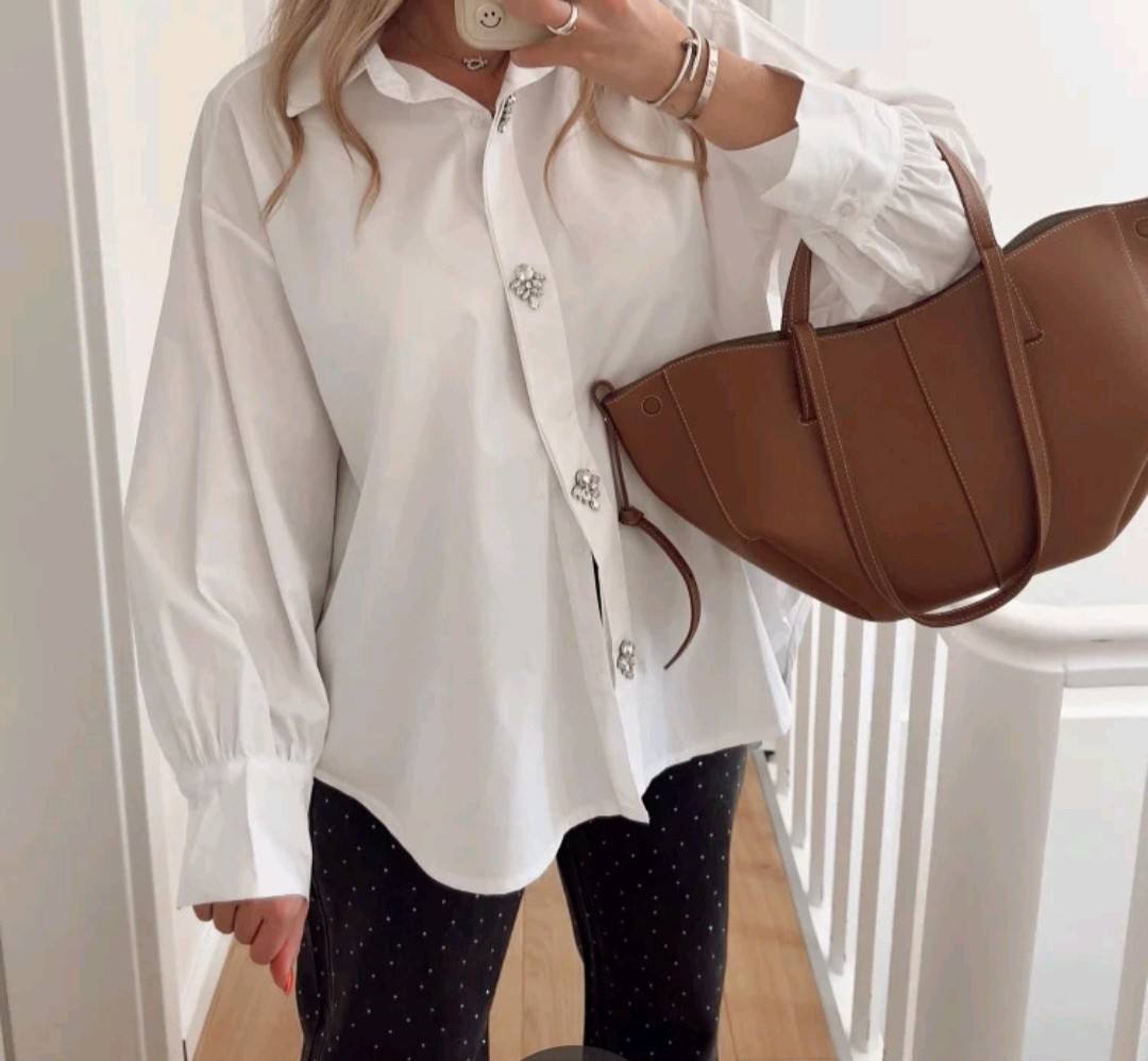 Chemise chic détails bijoux