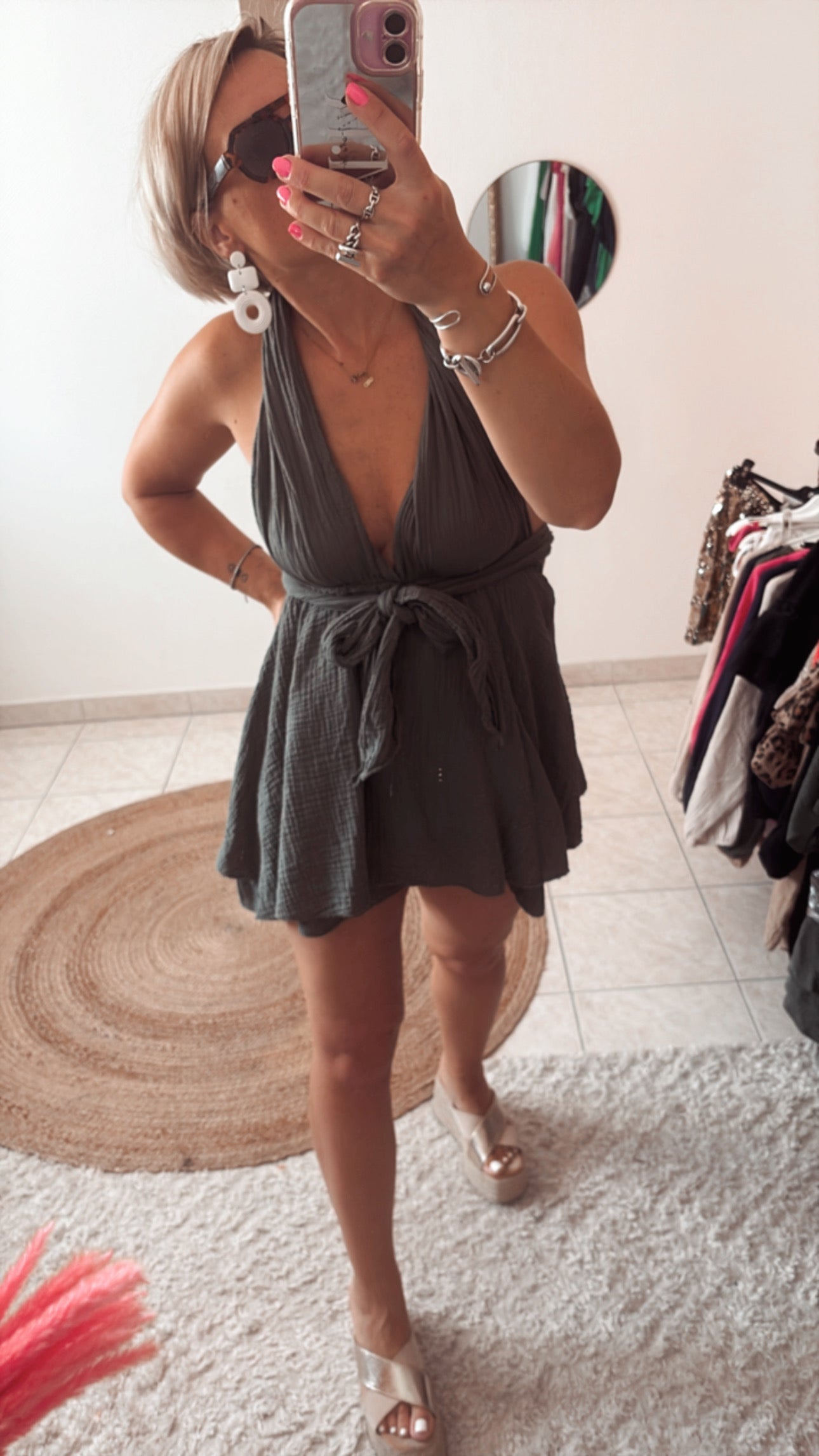 Combinaison short gaze de coton multiple position kaki et noir