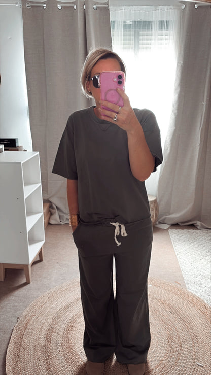 T-shirt et pantalon Kaki ,Gris et Noir