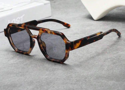 Lunette de soleil ROMÉO- DISPO en PLUSIEURS MODÈLES👇🏼