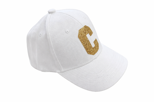 Casquette initiale “C” paillettes dorée